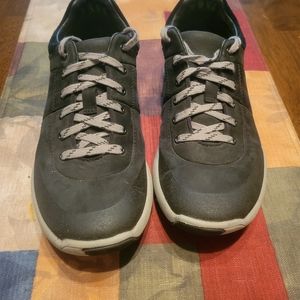 Clarks Women's Wave Andes Walking Shoe Black Size 8 Waterproof Outdoor